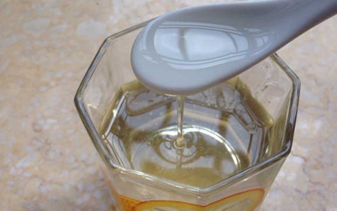 洋槐蜂蜜有什么功效與作用？經常喝洋槐蜂蜜，這7個好處跑不了！