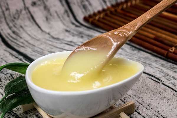 蜂王漿的保質期是多久？過期了還能吃嗎？